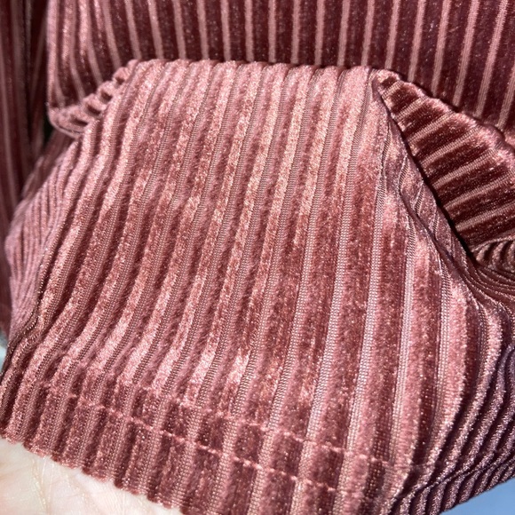 NIB Shein Ribbed Crush Velvet Ruffled Bust Top M - Picture 5 of 11